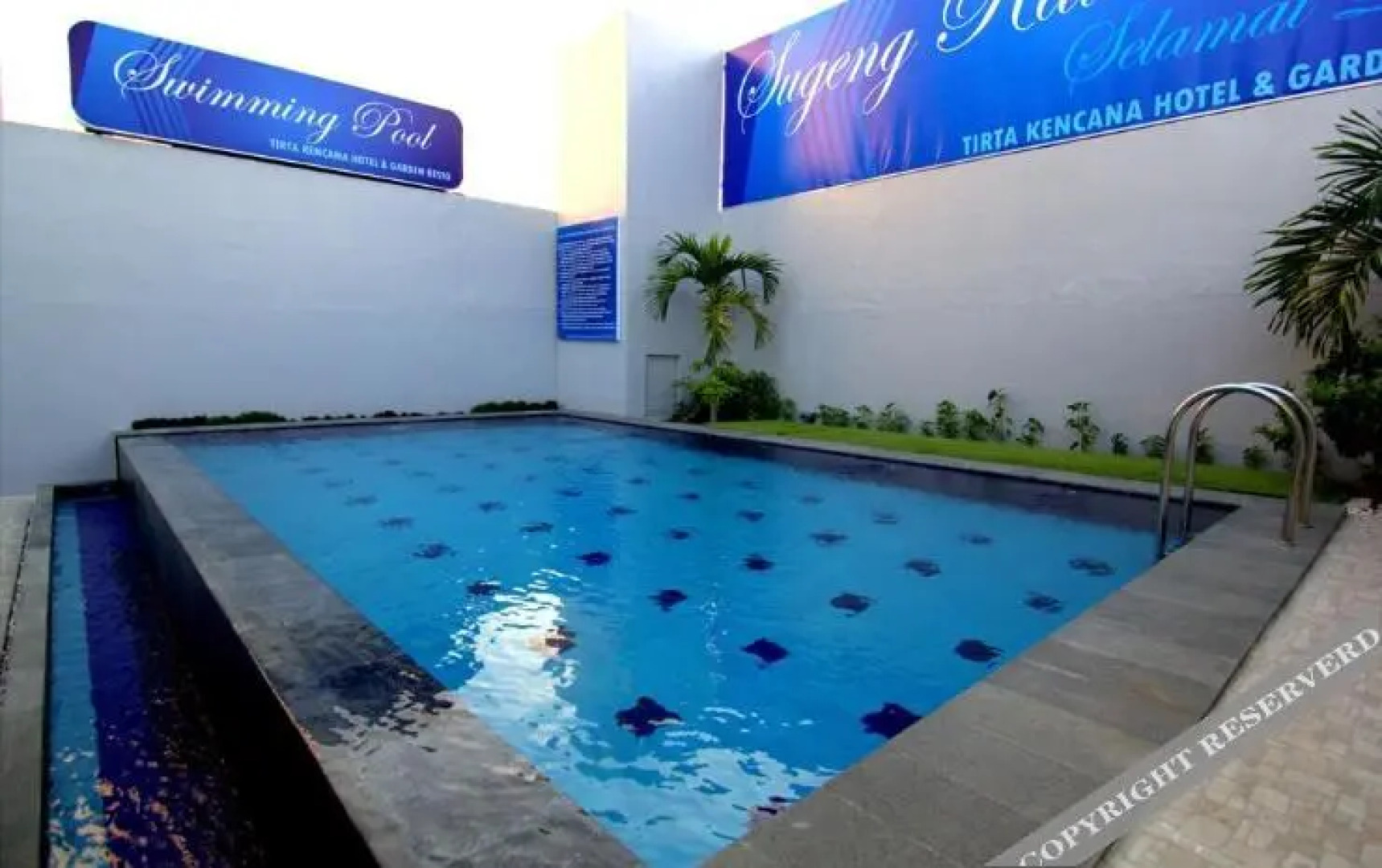 Tirta Kencana Hotel & Garden Resto