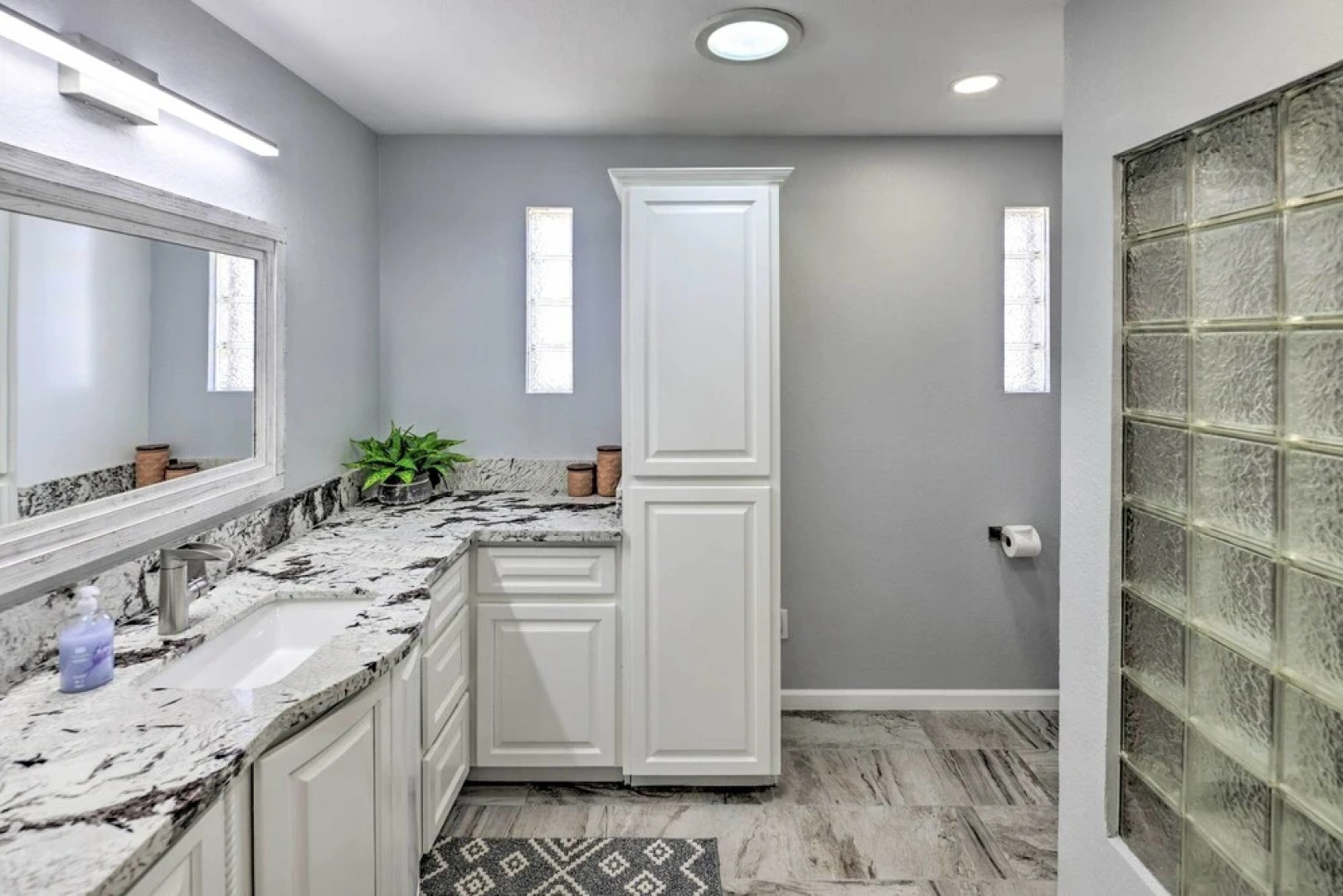 Heated Pool: Home ~ 5 Mi to Lake Havasu!