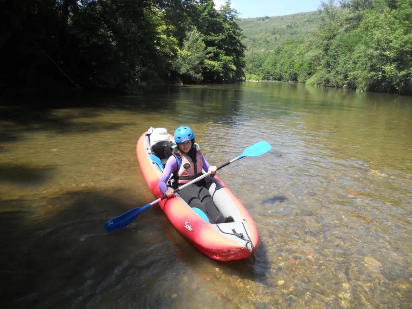 Entre l'église et la place