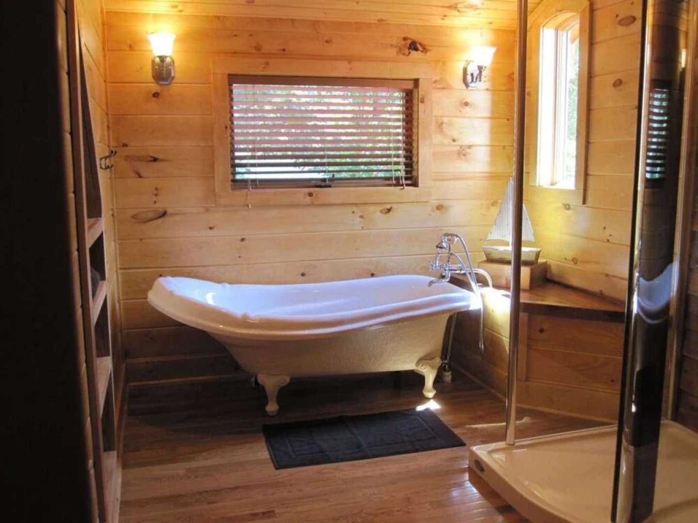 Whipkins Cove Beautiful 3 Bd Lakefront Getaway