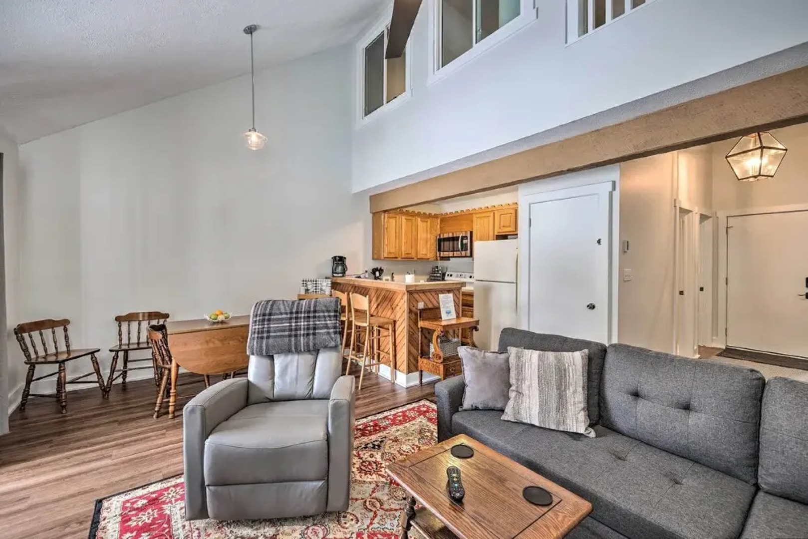 < 1 Mi to Jack Frost: Lake Harmony Townhome!