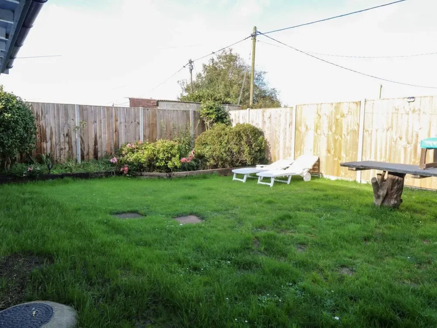 White Rabbit, Cross Lane