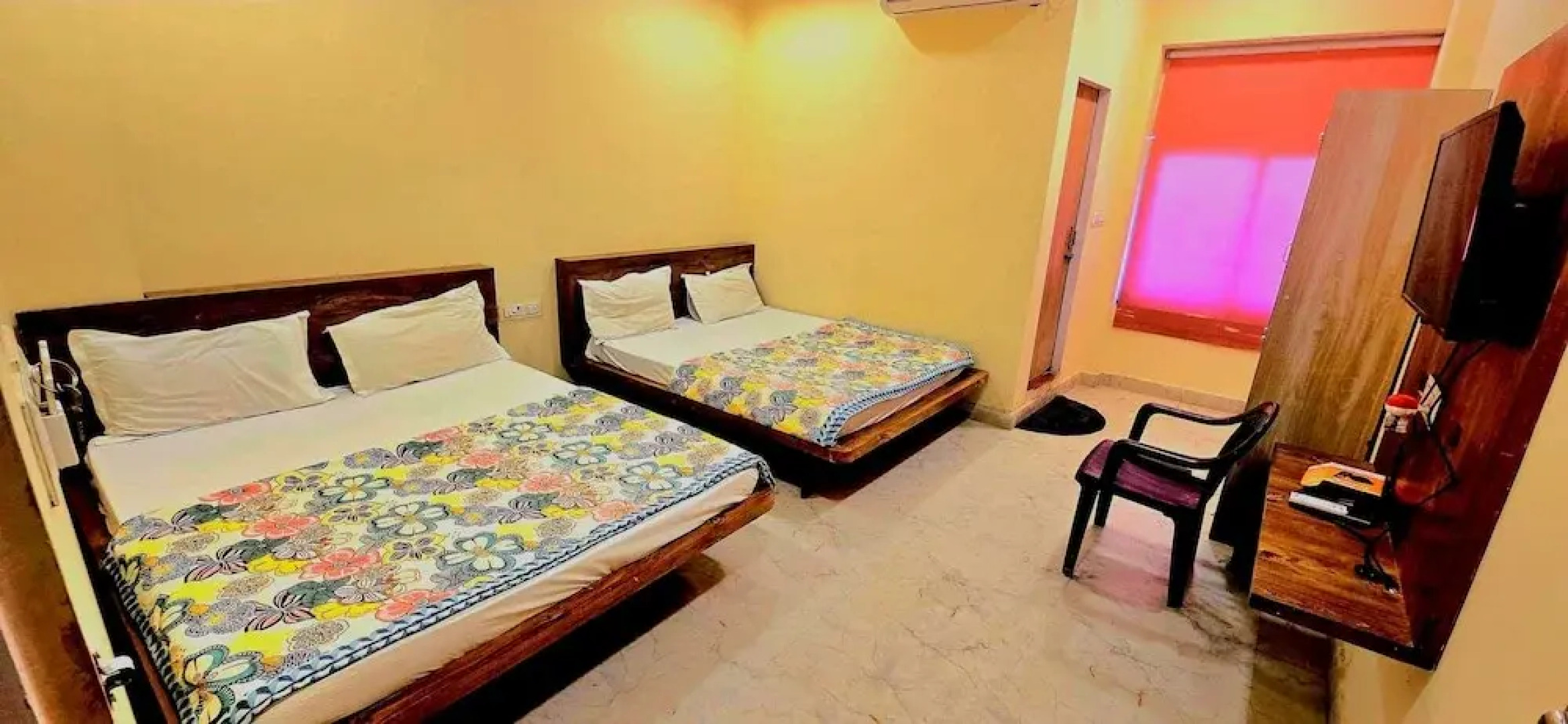 Sunrise Hotel & Restaurant