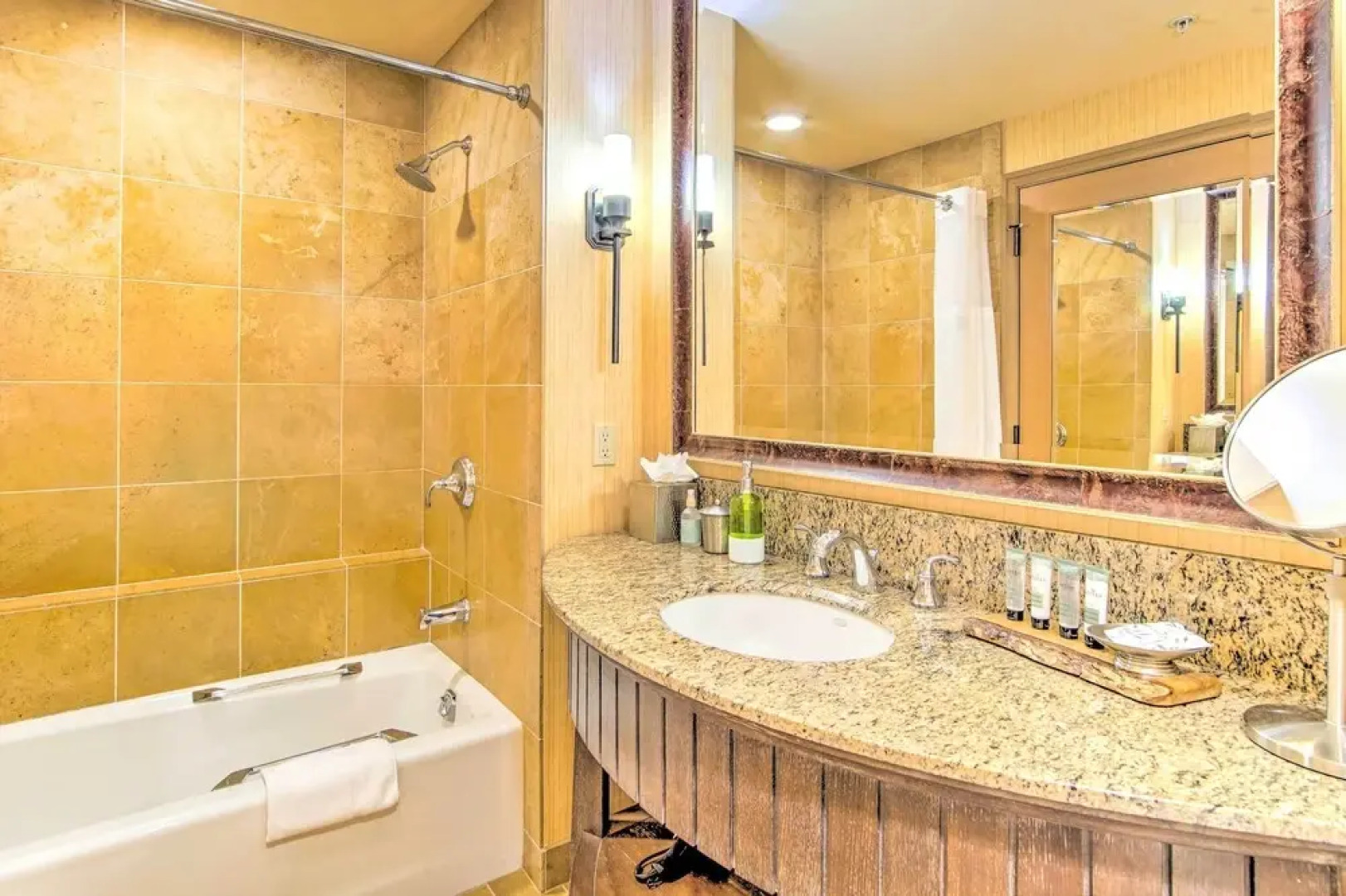 Stunning Cle Elum Studio With Juliet Balcony!