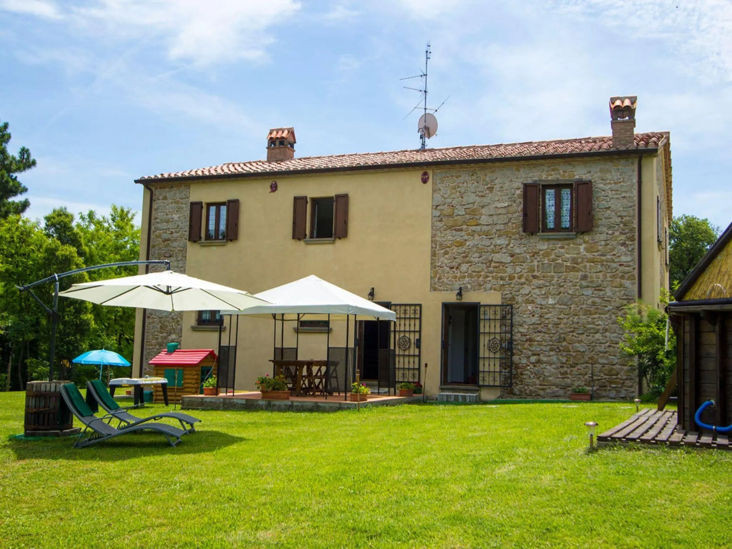 Villa in Tavoleto With Pool