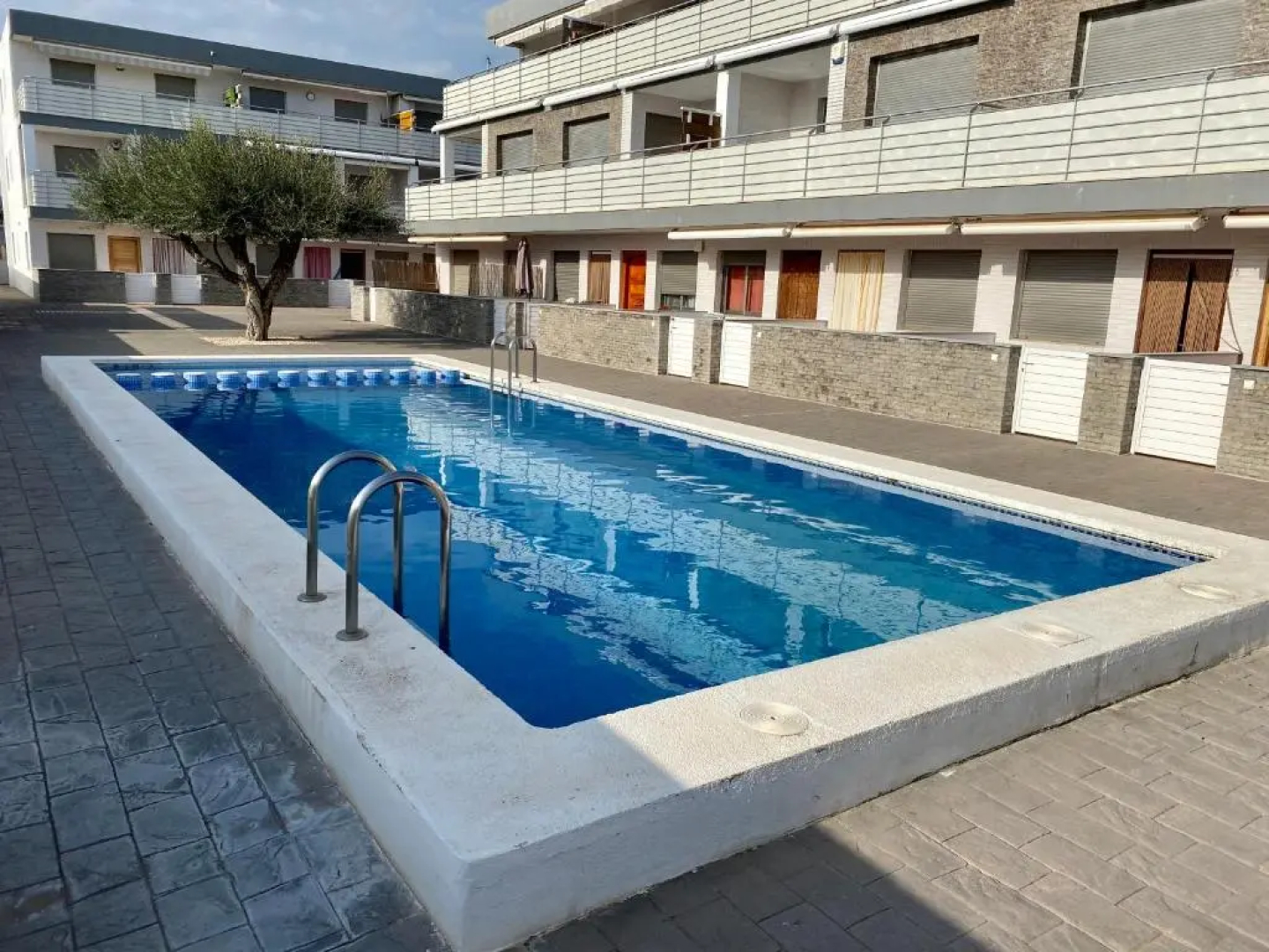 Apartamento con piscina a 350 metros de la playa