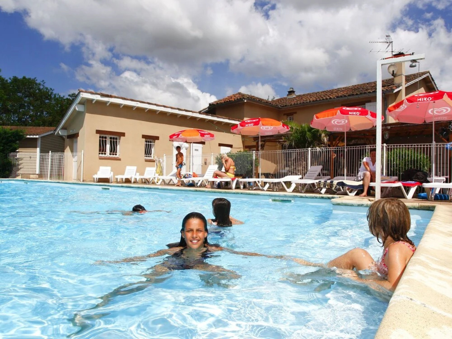 Detached Chalet With a Covered Terrace in Green Surroundings
