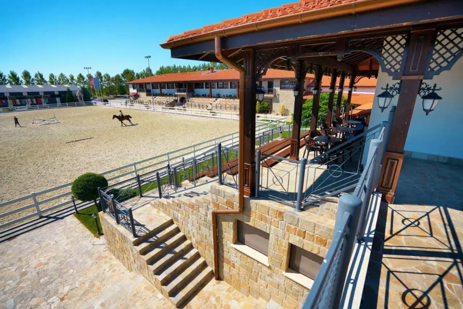 Boutique Complex Trakiets