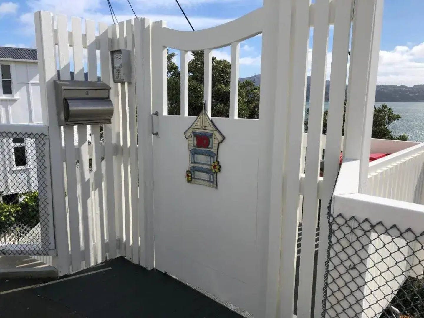 Private Luxurious Studio w Outdoor Living & Views!