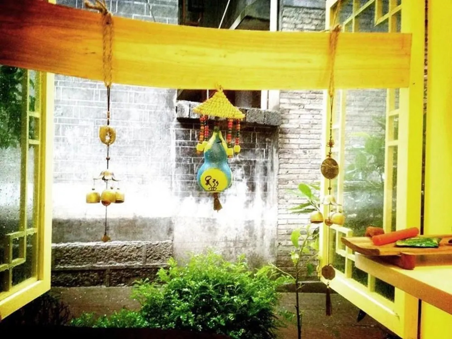 Migratory Bird In Fenghuang Inn