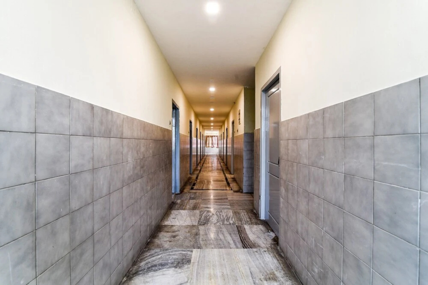 SPOT ON 41643 Karthik International