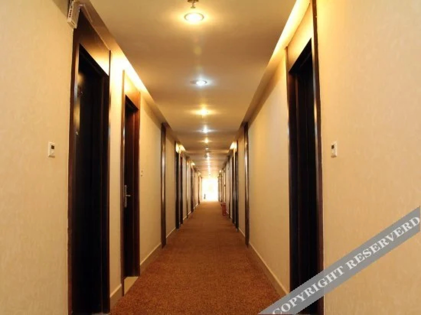 Maoming Zhanquan Hotel (People's Square High-speed Railway Station)