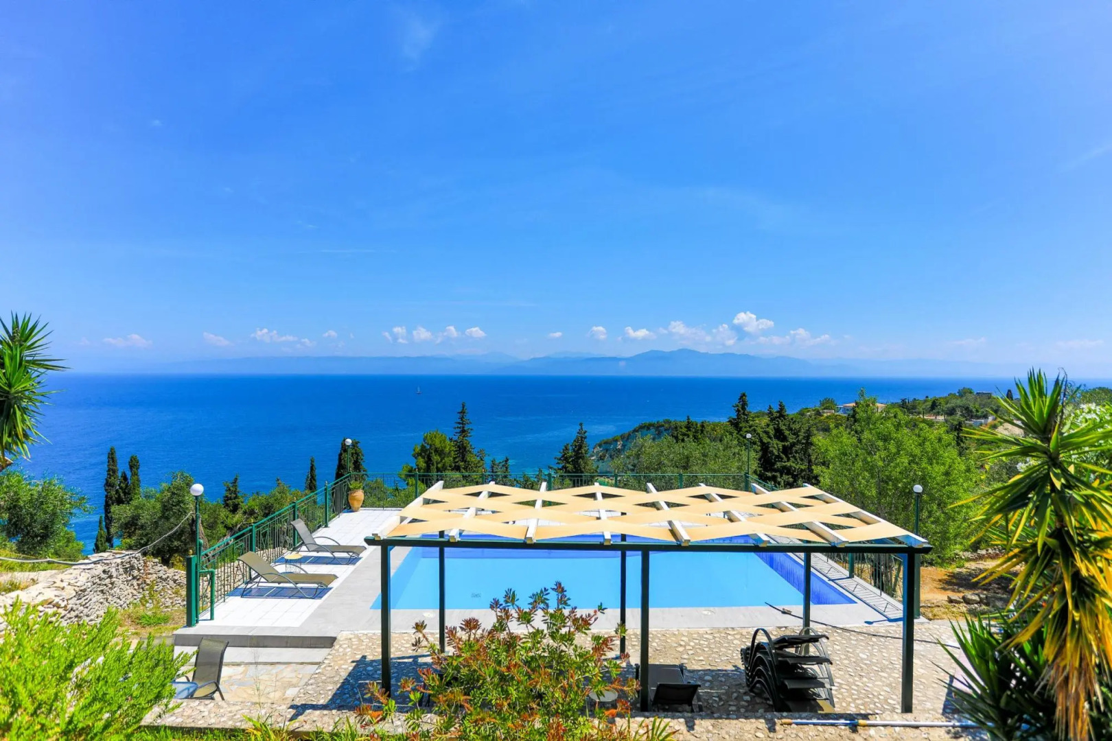 Antigoni Villa Tria in Longos