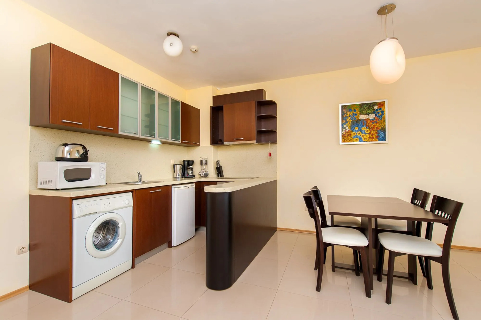 Lighthouse Apartments & Villas