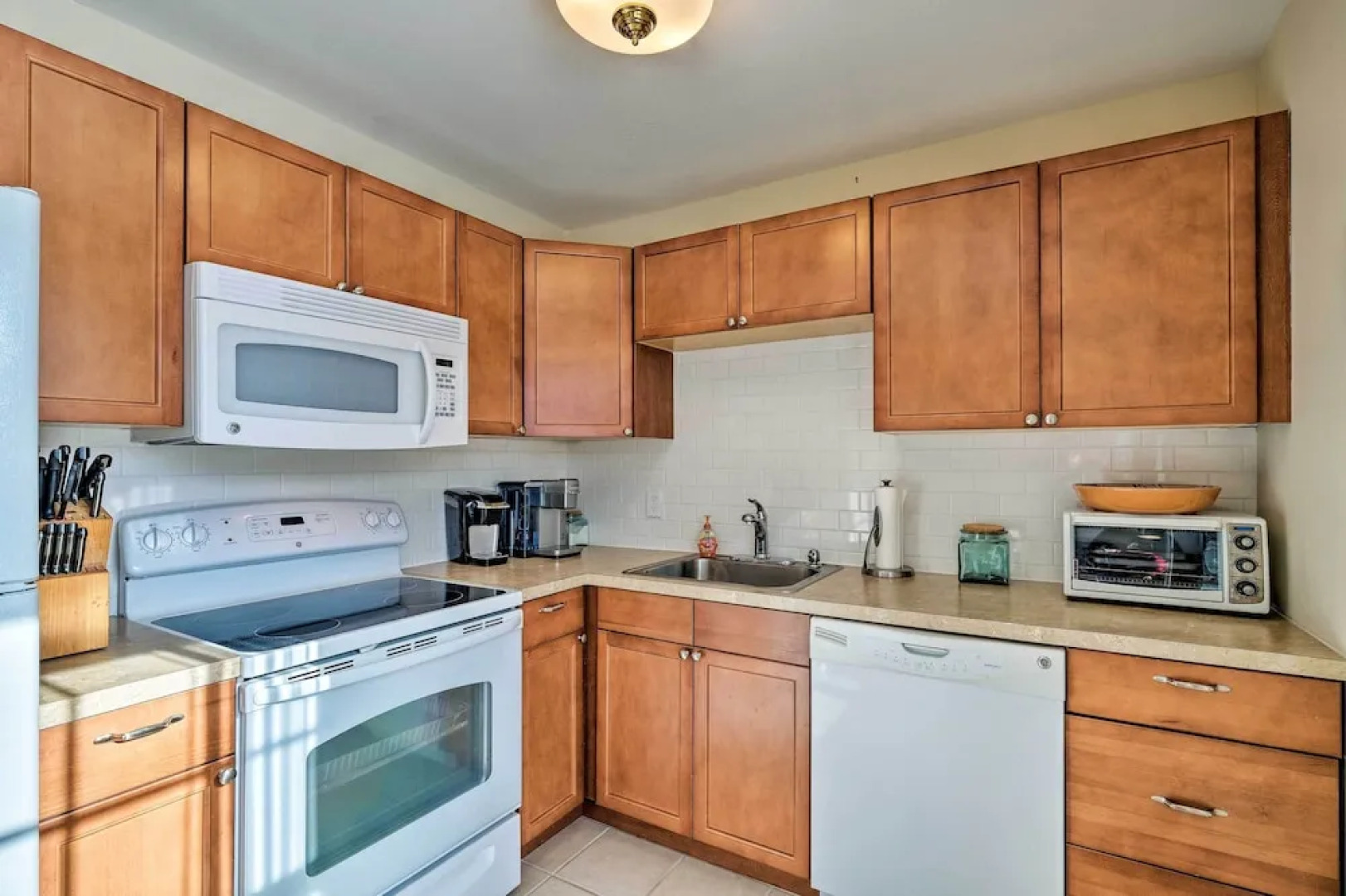 Condo w/ Loft: 2 Mi to Windham Mountain Ski!