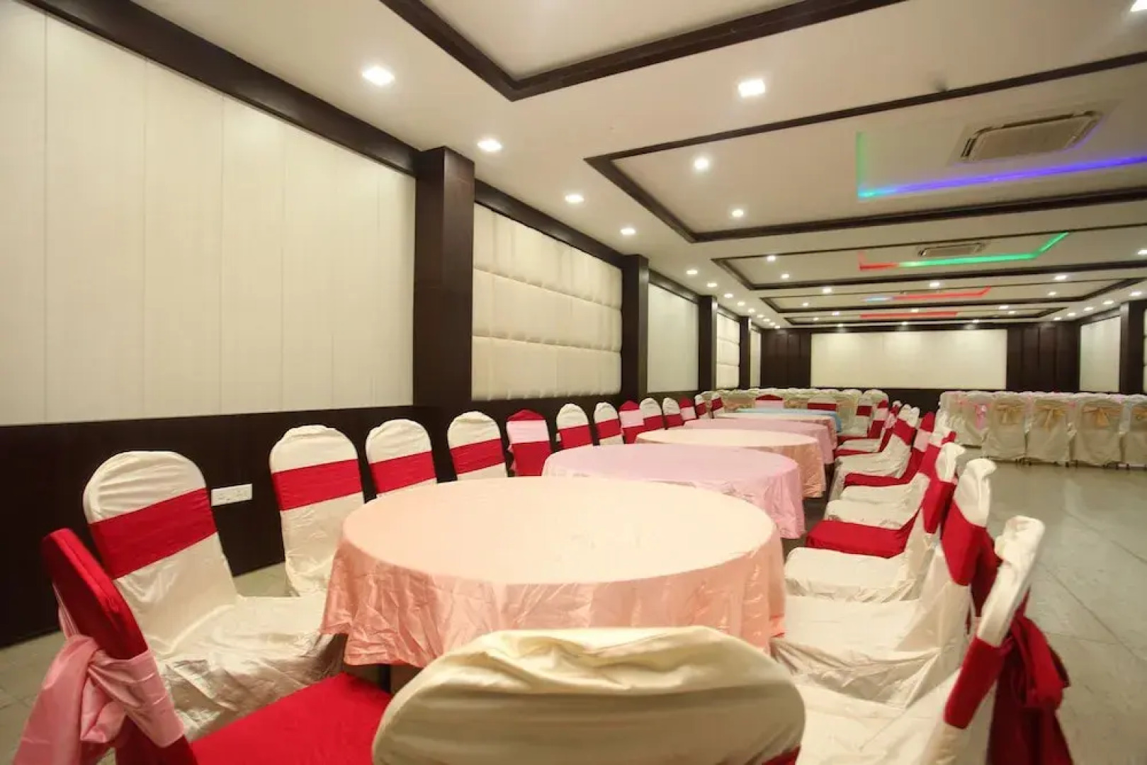 Capital O 494 Hotel Kitchen Hut