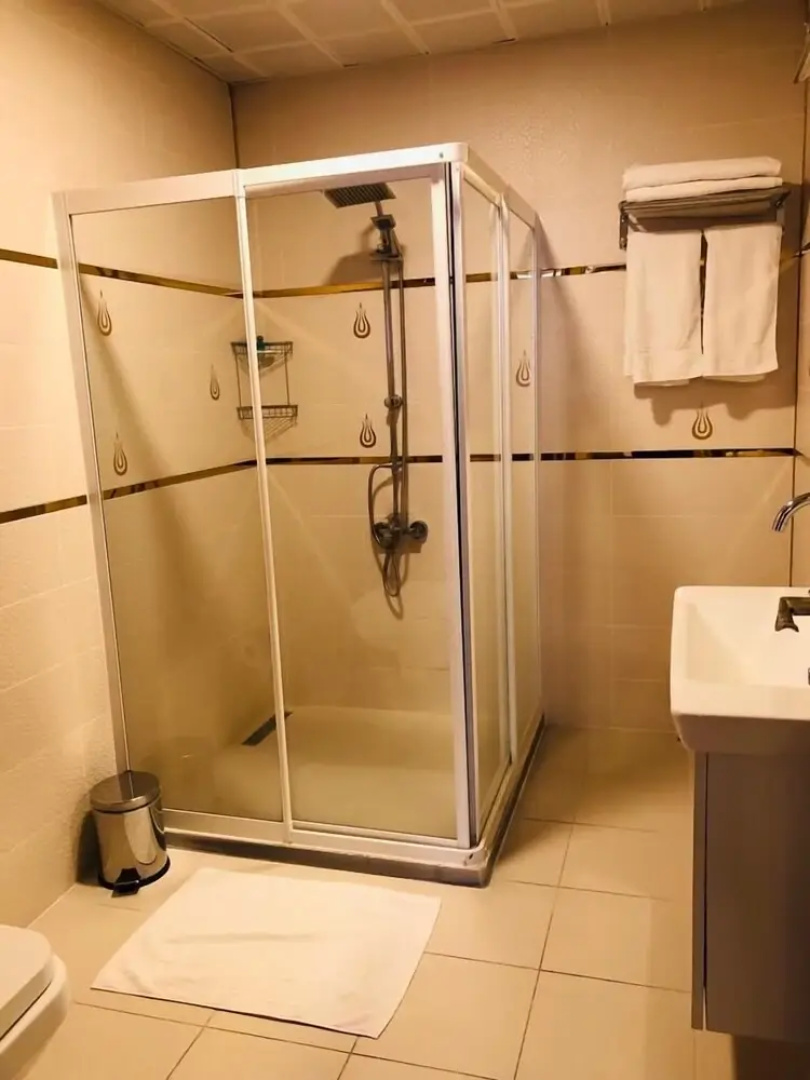 10 Numara Gold Suit Otel