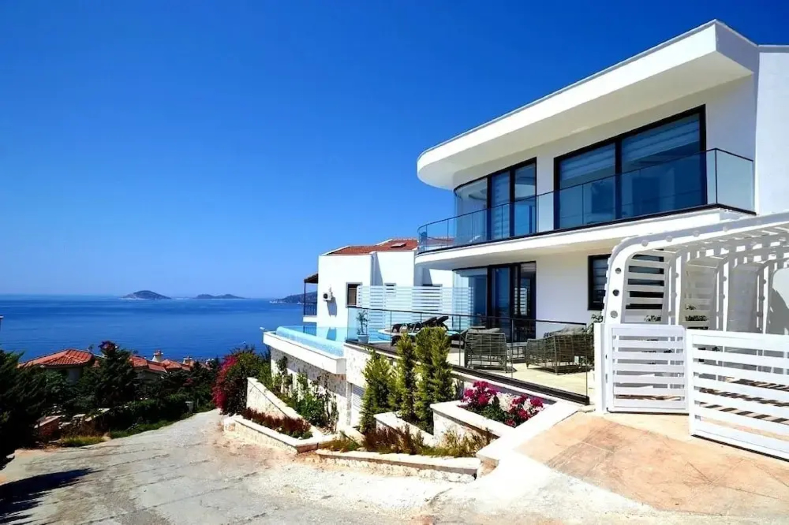 Villa Livadi by VillaTatilin