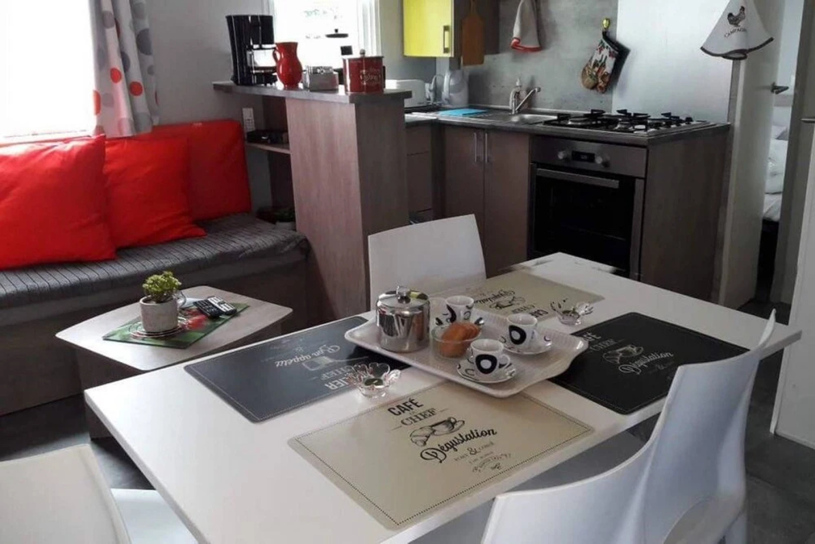 Property With 3 Bedrooms in Les Mathes, With Furnished Garden - 2 km F