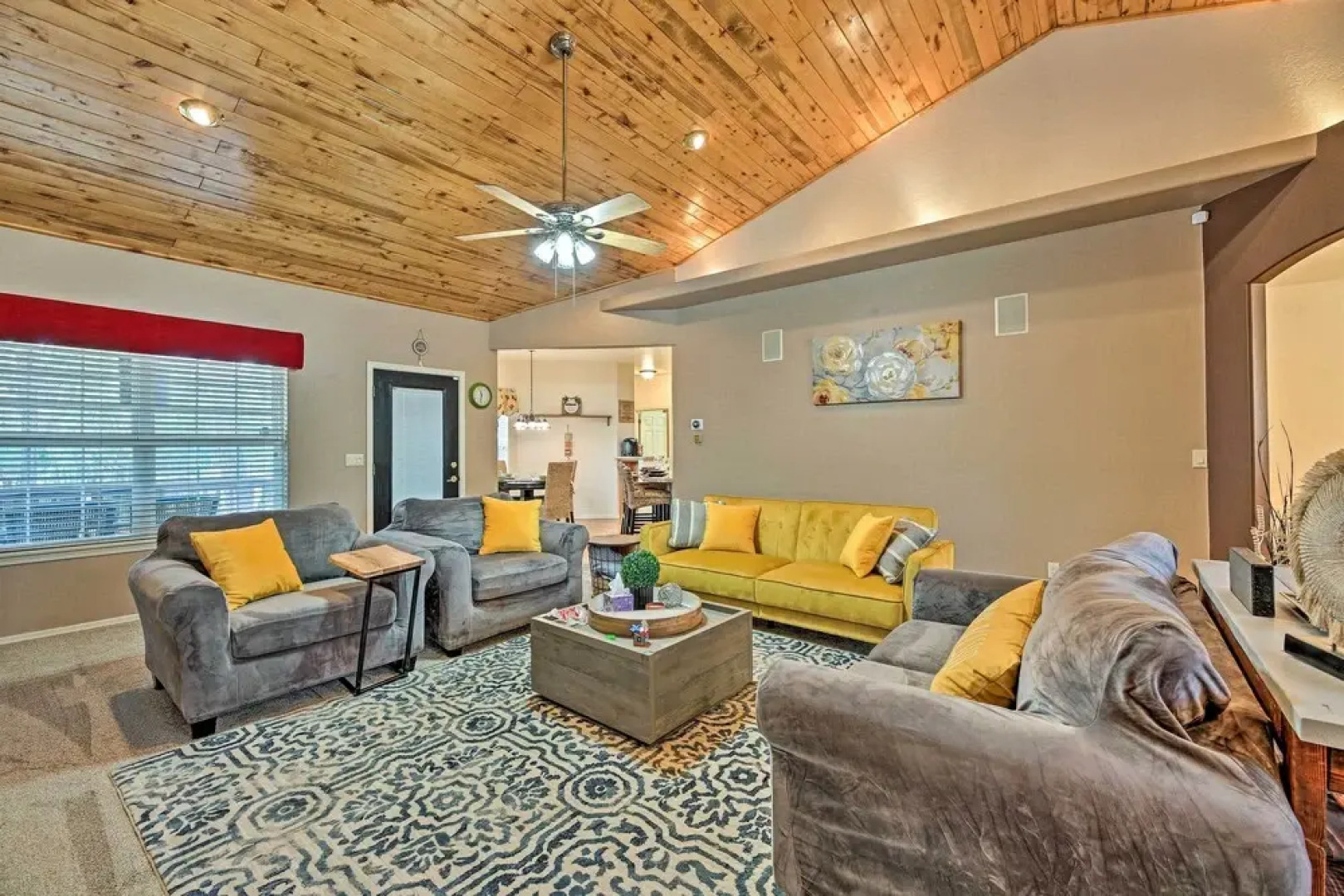 Upscale Show Low Haven w/ Fire Pit & Game Room!