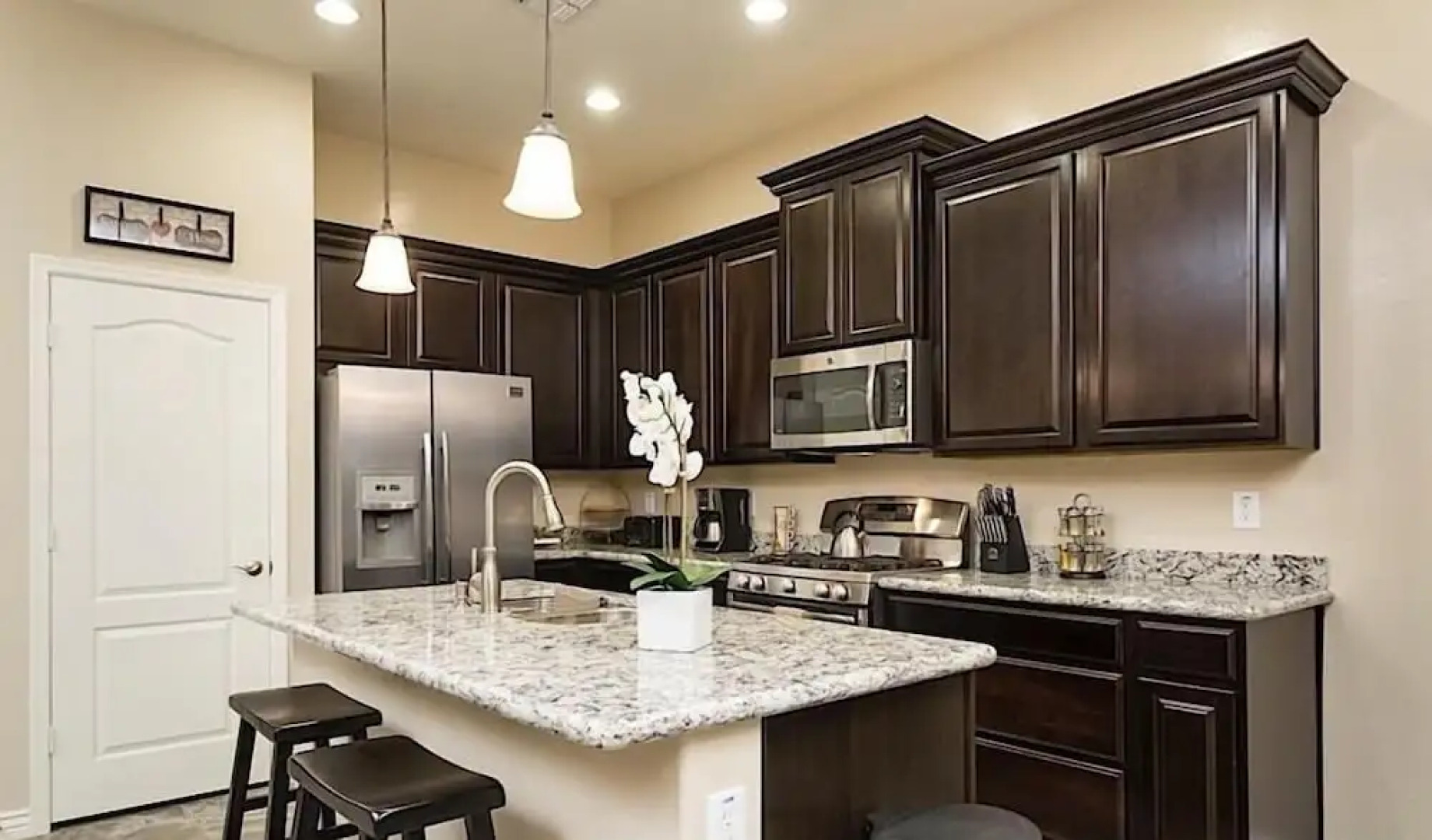 Pleasant Surprise By Signature Vacation Rentals