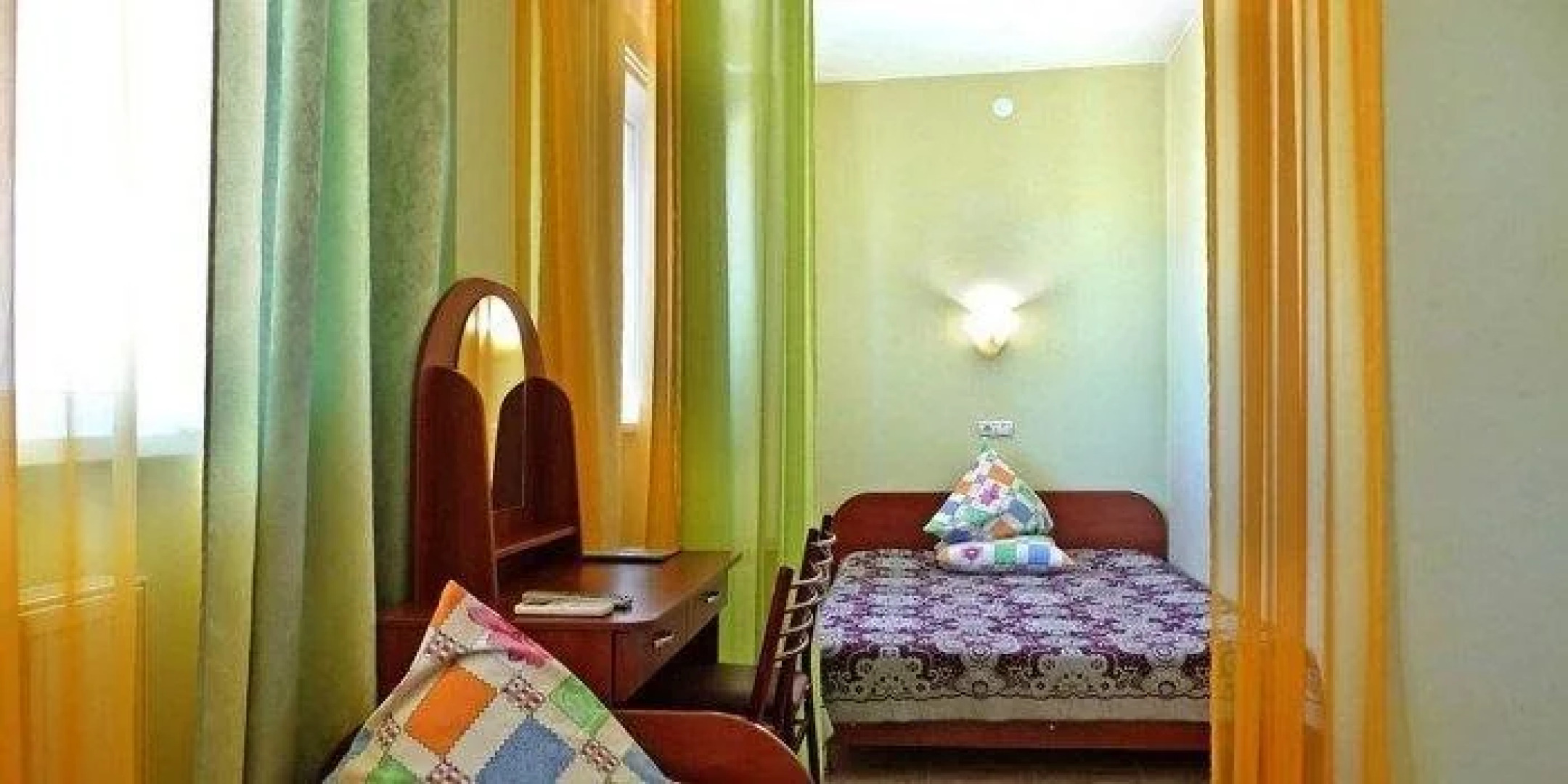 Изумрудная