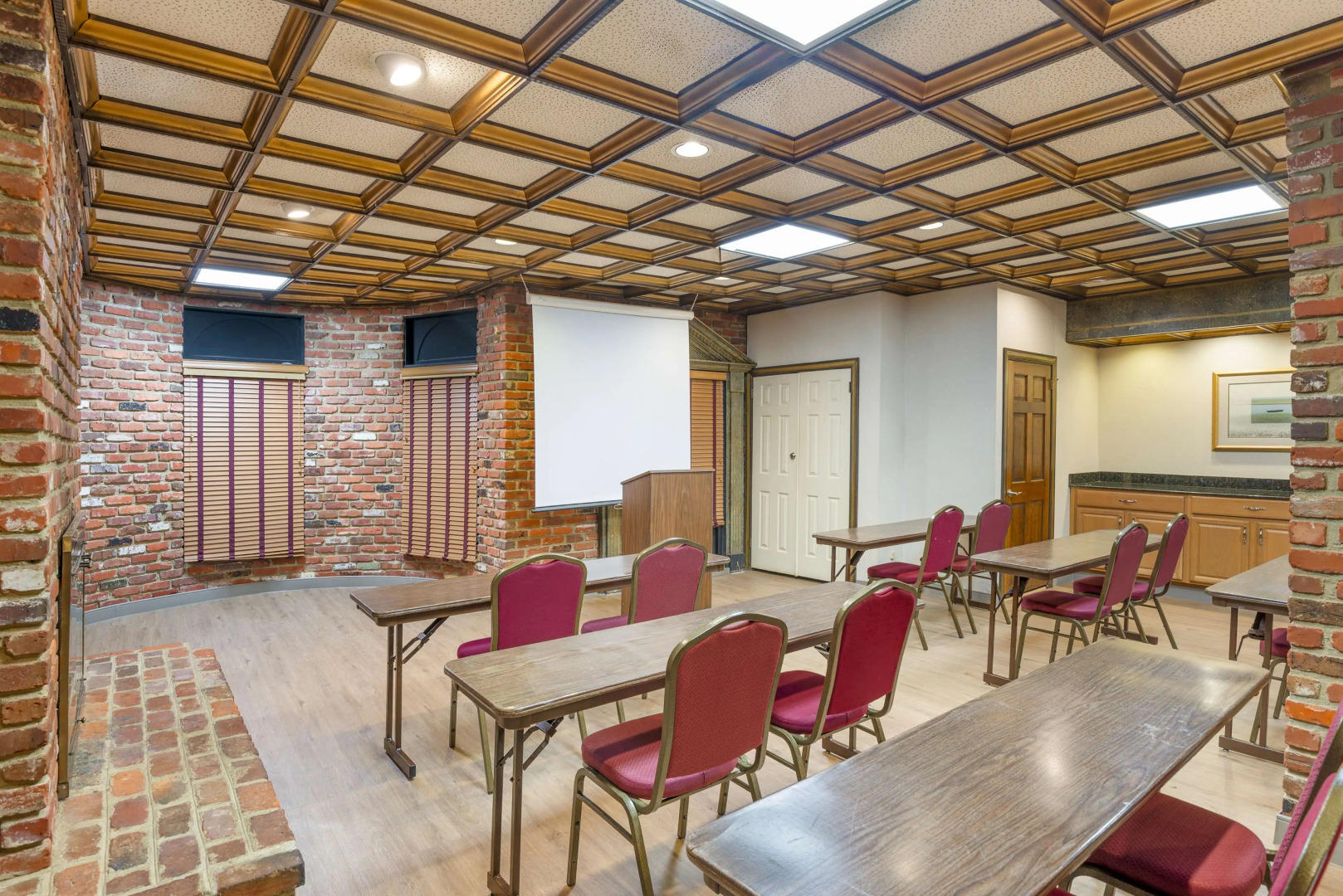 Best Western Plus Governor's Inn