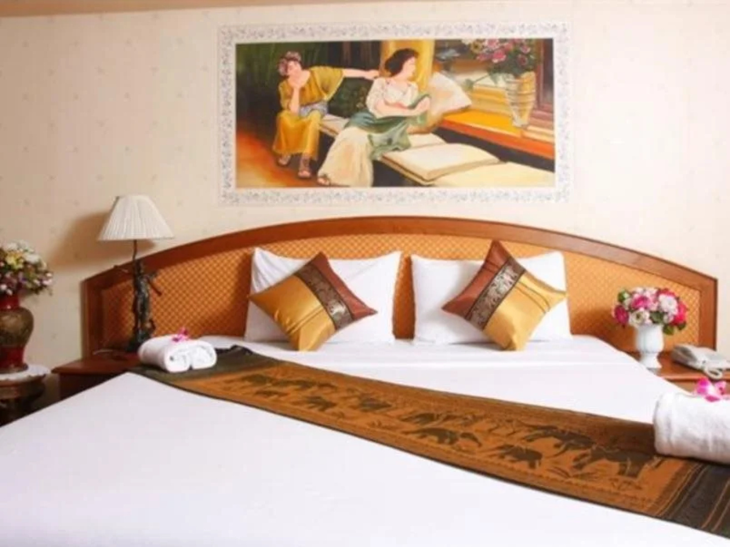 13 Coins Tower Hotel Tiwanon
