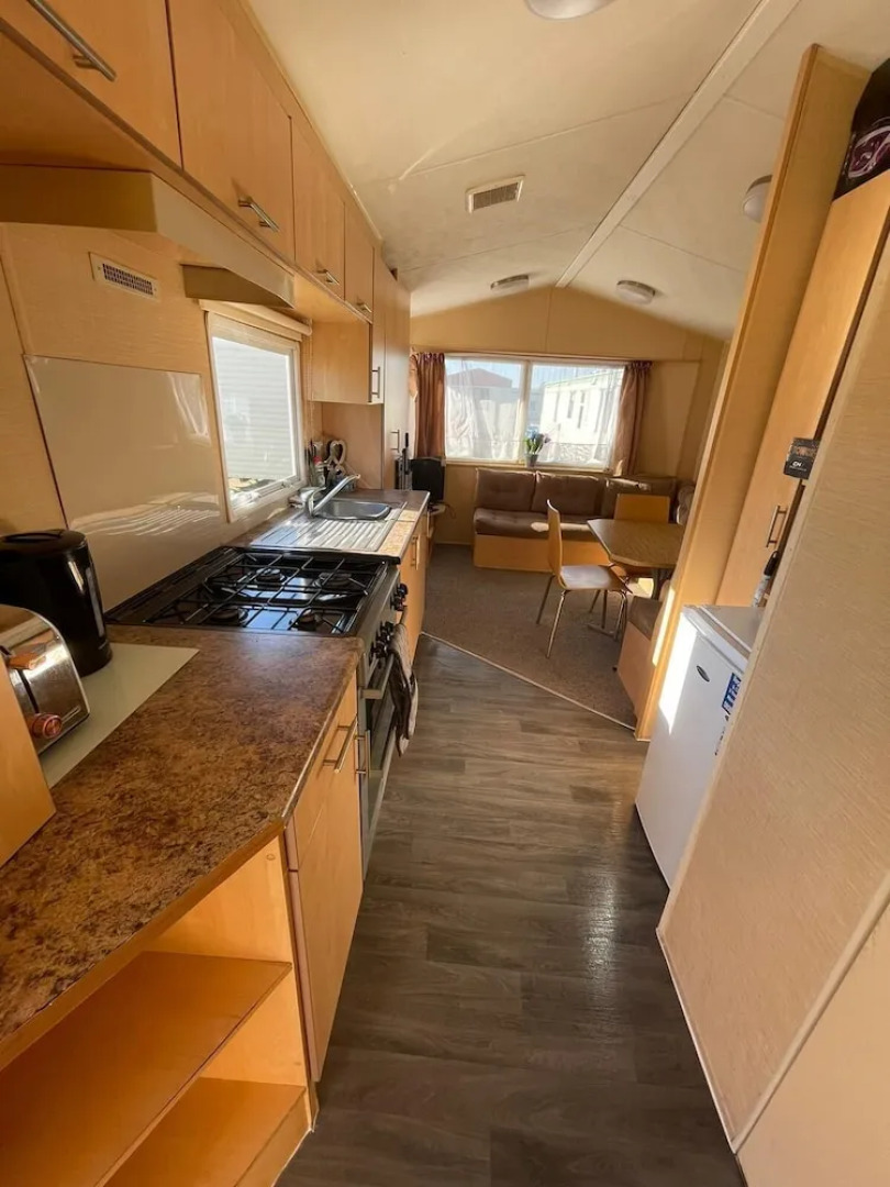 Adorable 2 Bedroom Caravan in Clacton-on-sea