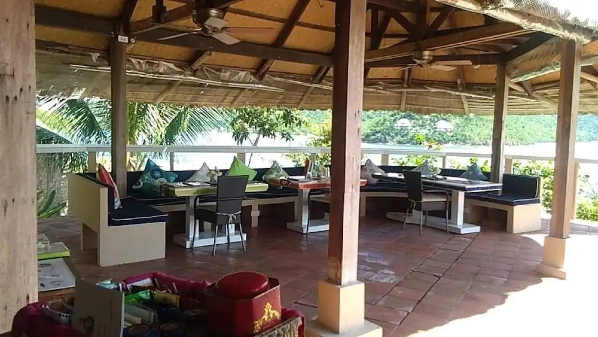 Stunning luxe 220sm villa by the sea entirely private with own pool