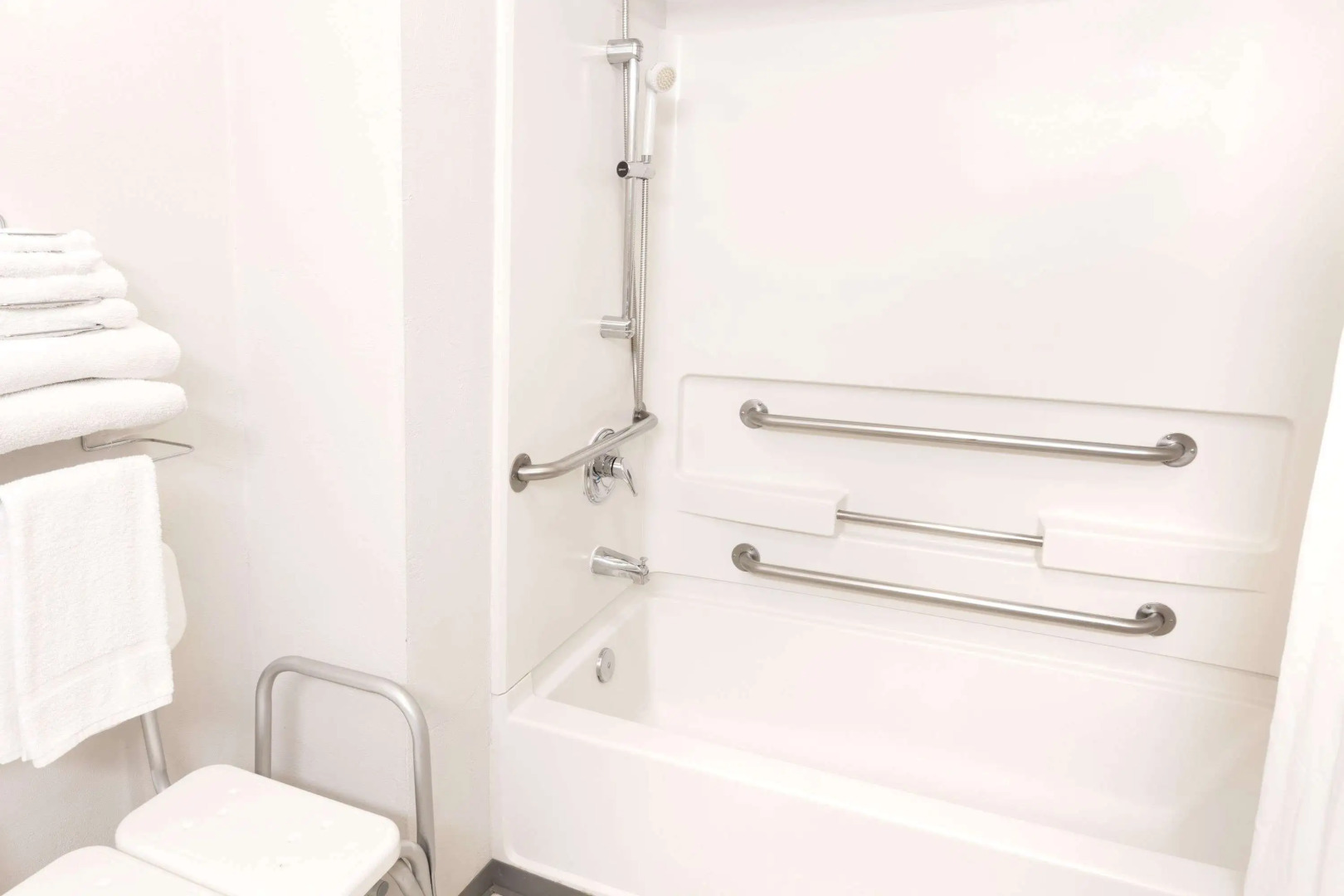 Super 8 by Wyndham Redmond