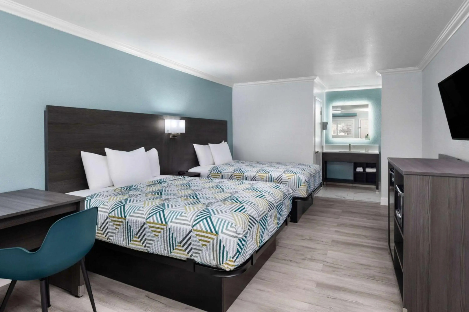 Red Lion Inn & Suites Lemoore