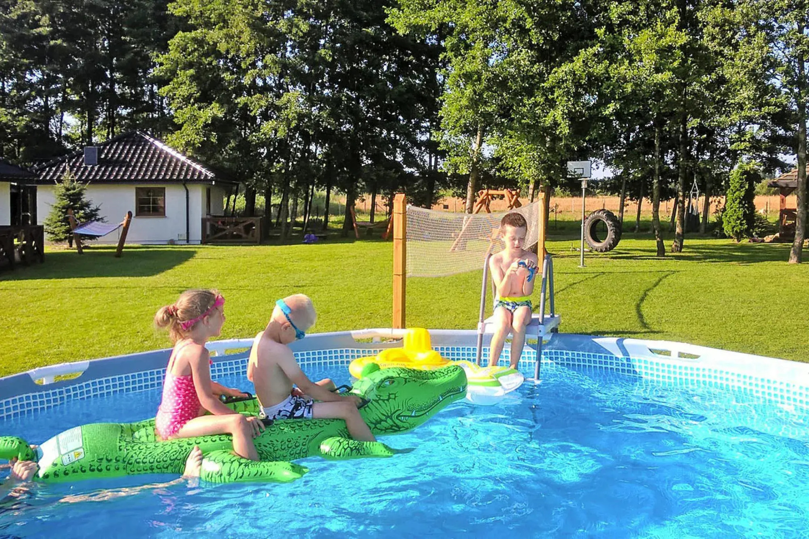 Holiday Homes, Gleznowko