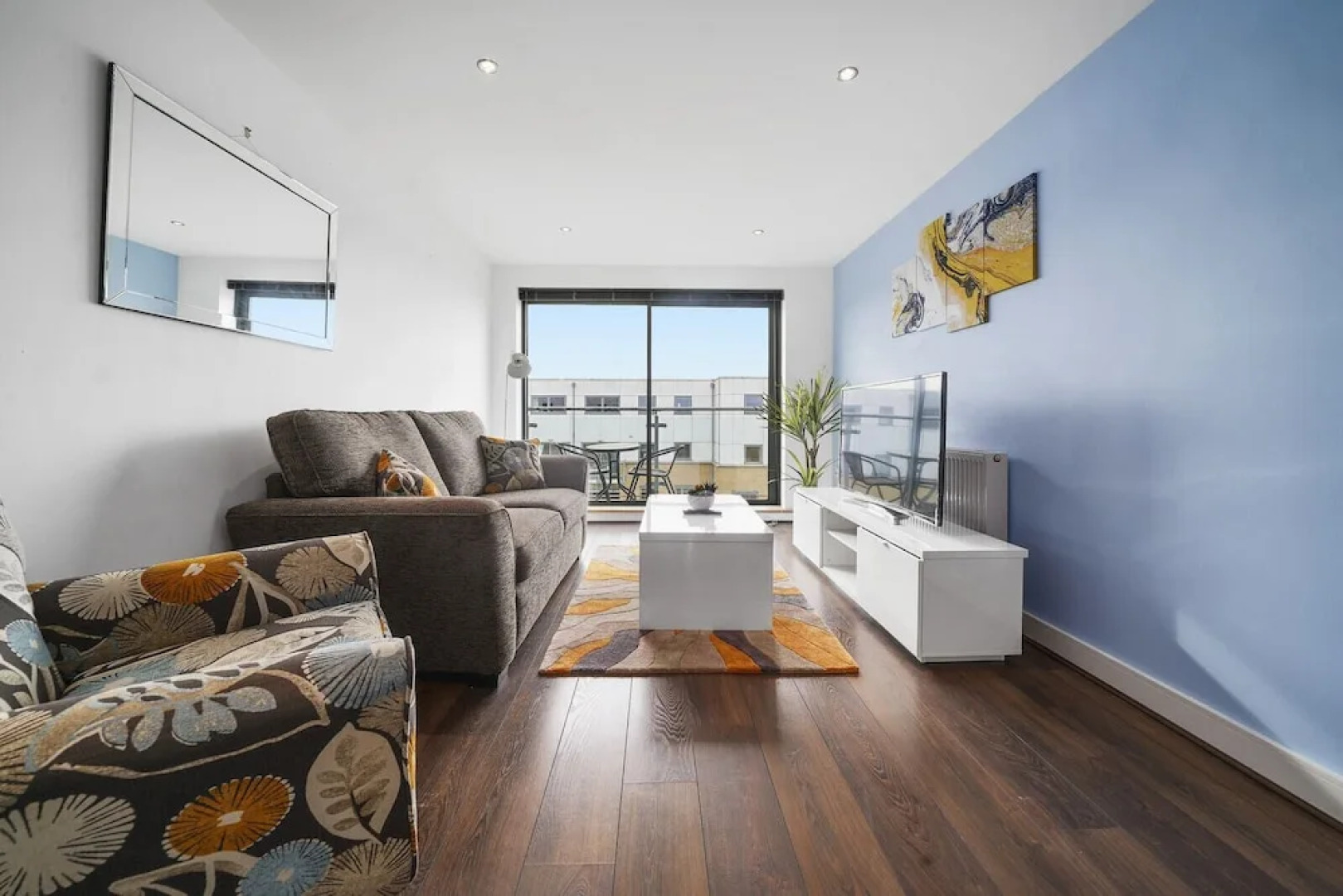 Cosy 2 bed apartment - perfect for groups