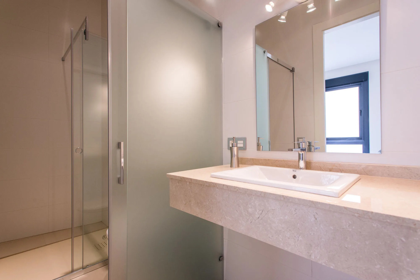 Guzman El Bueno Suites