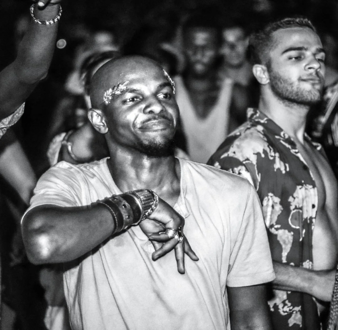 Distant Relatives Ecolodge & Backpackers