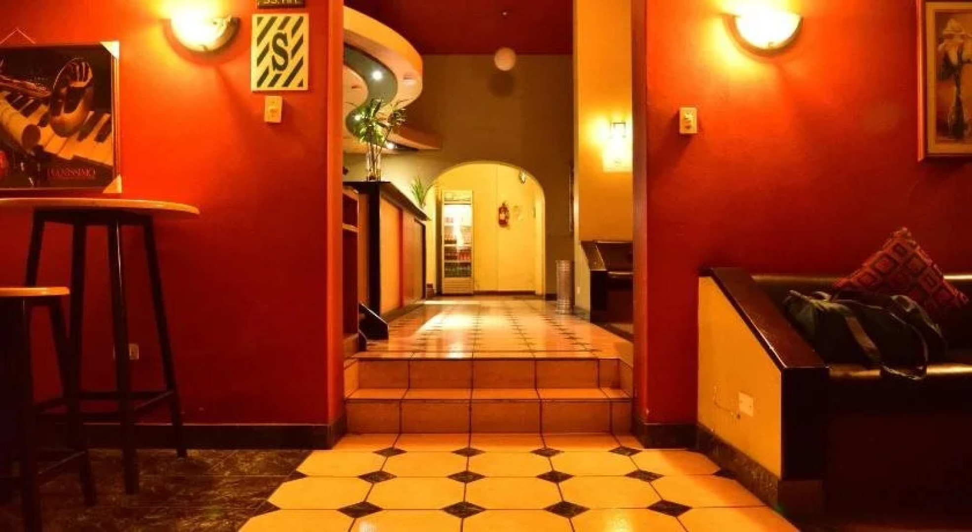 Hotel Holiday Suites