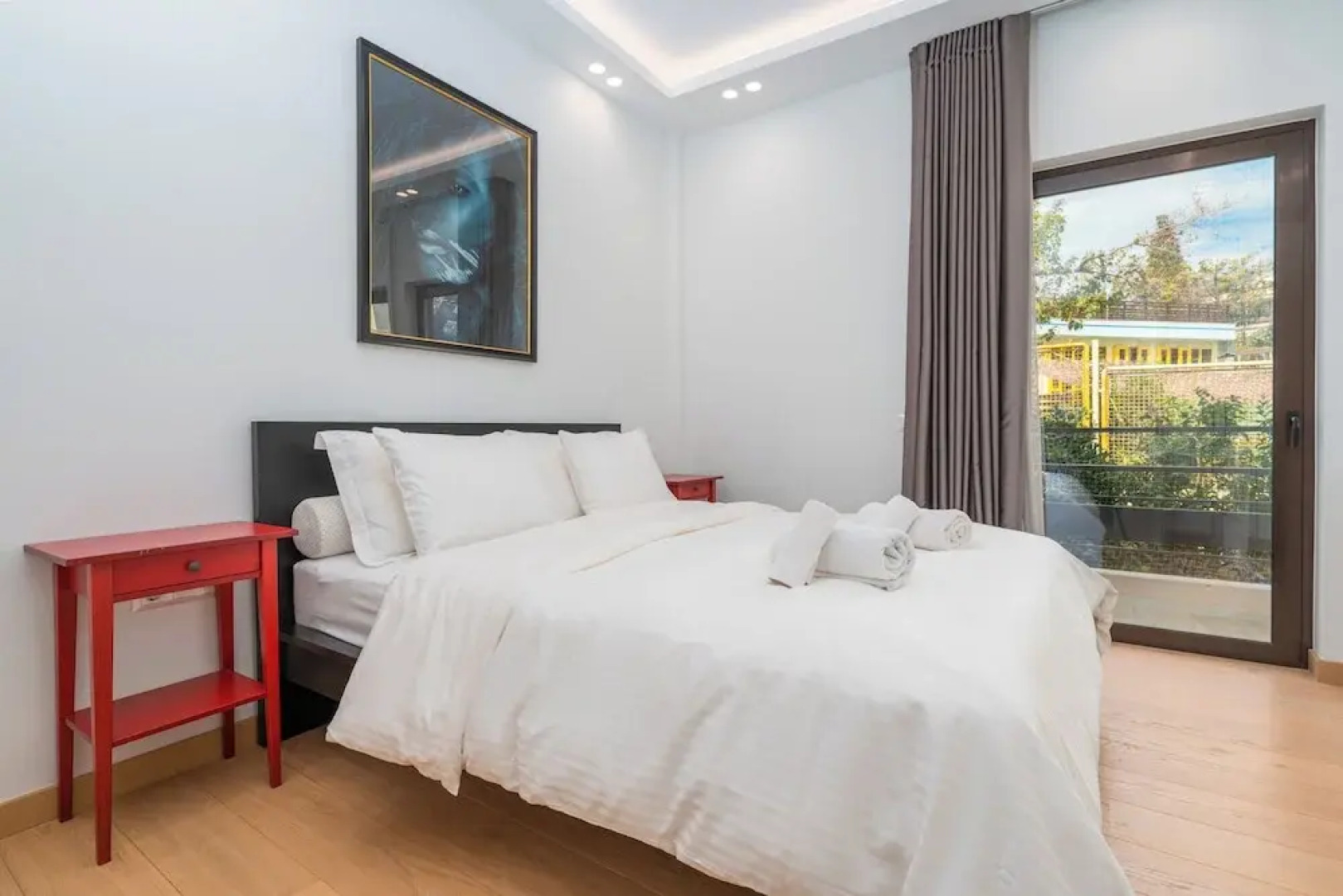 Alimos Luxury 3Bd w Outdoor Jacuzzi