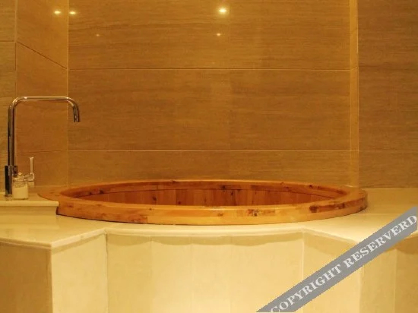 Yicheng Lanbowan Hotspring Holiday Hotel