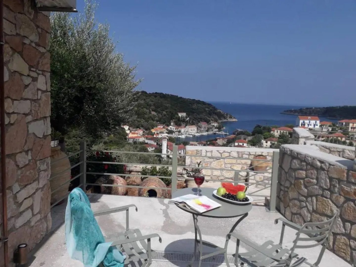 Likoudis Villas, suite in Kioni Ithaca,