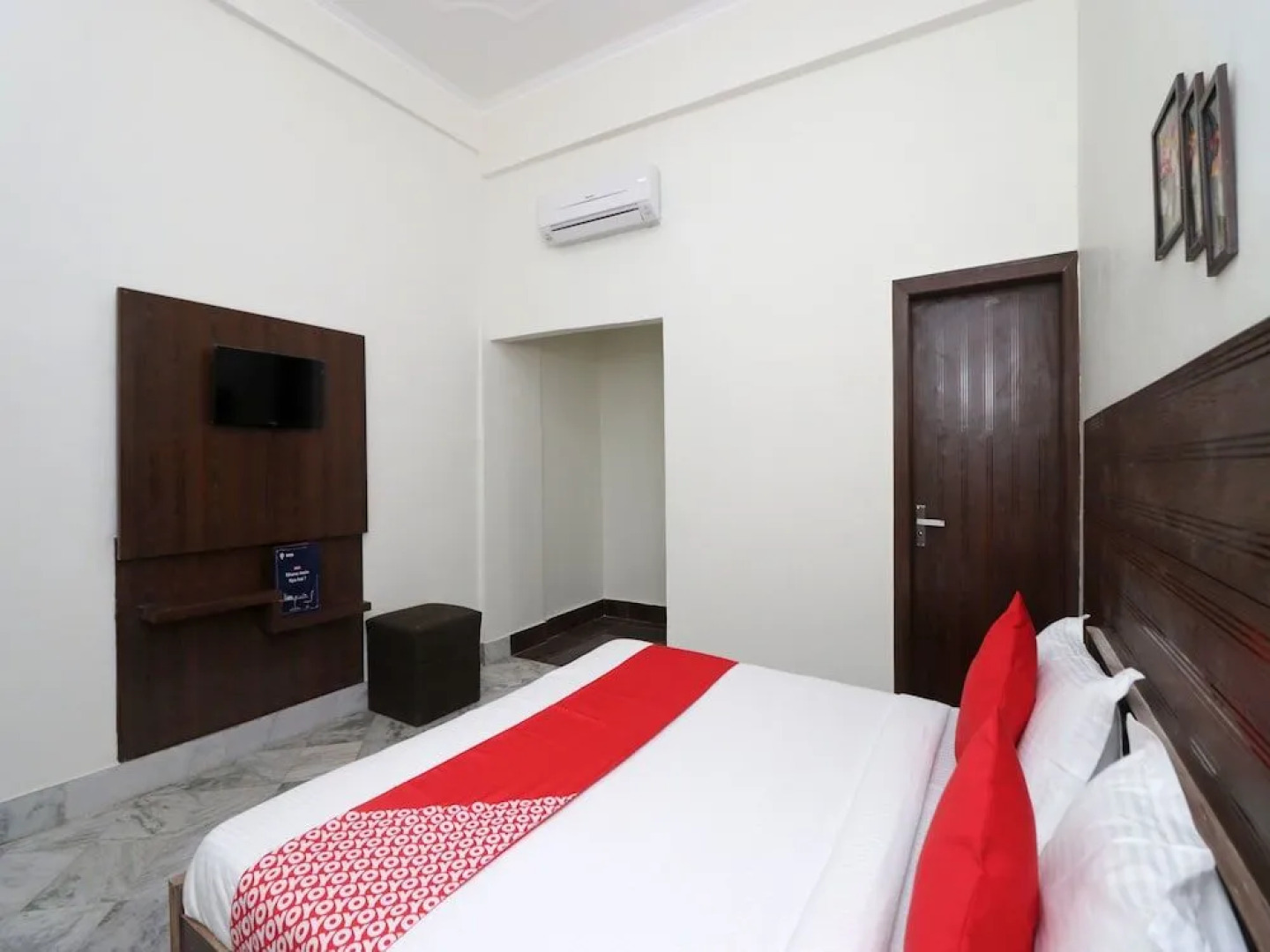 OYO 12493 Hotel Taaz Comfort Inn