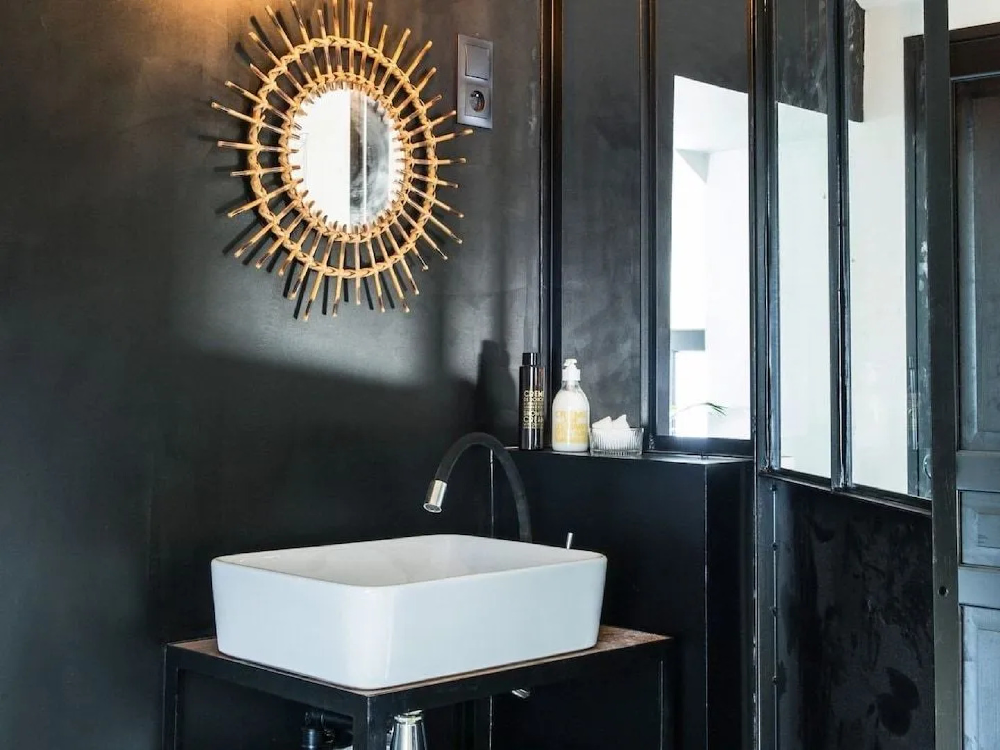 Chez Laurence Du Tilly