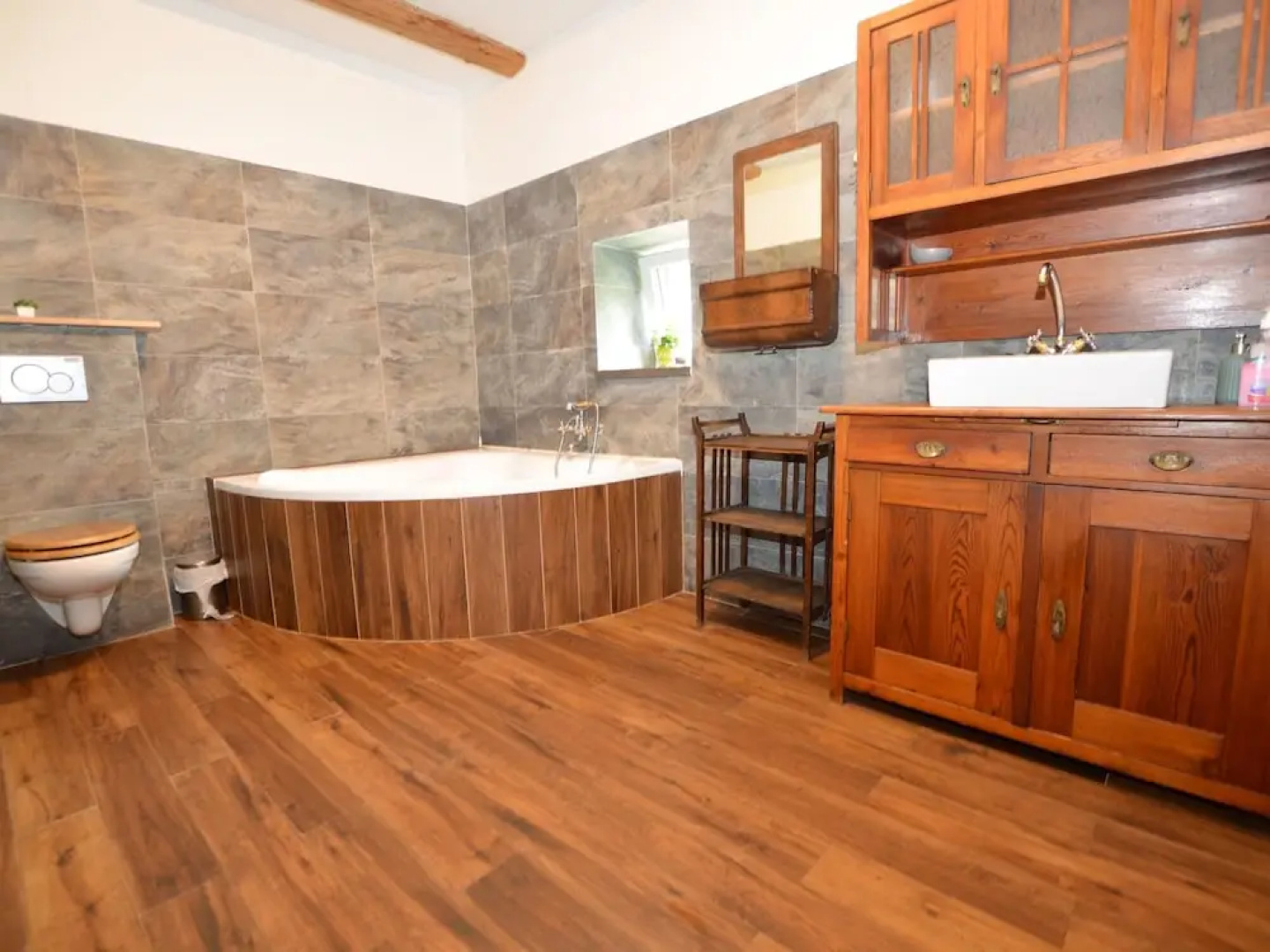 Comfortable Holiday Home With Sauna and Billiards, Near the Slopes