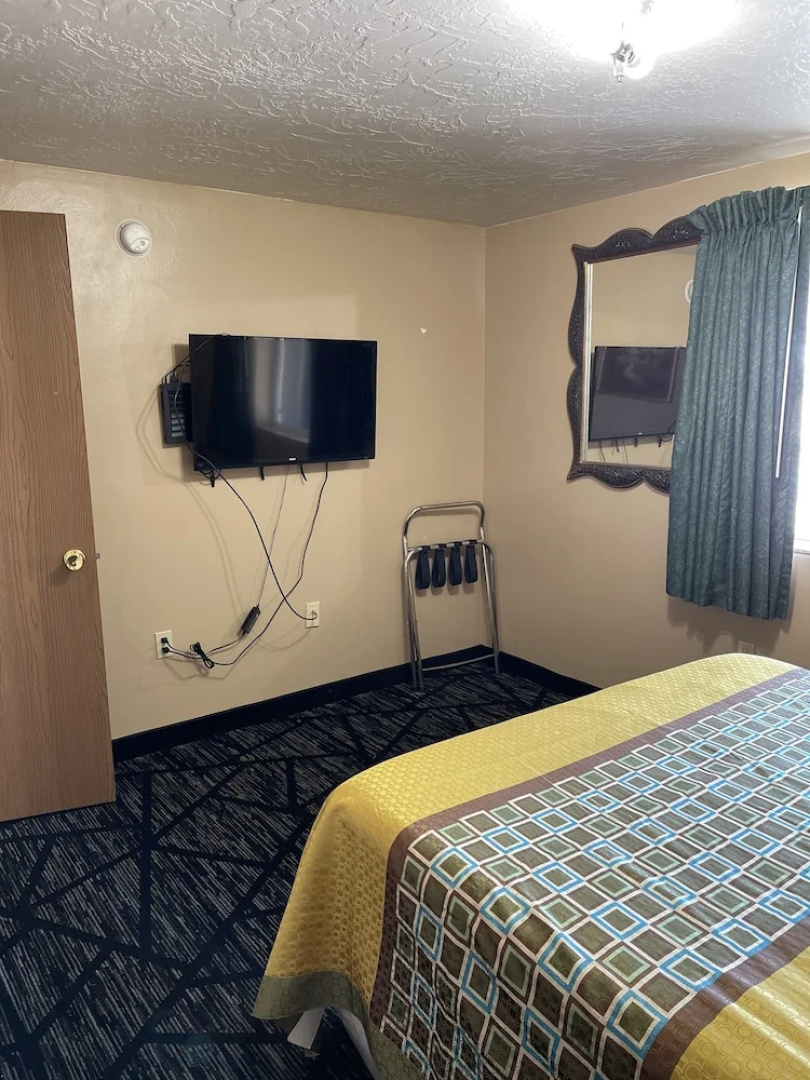 Rodeway Inn & Suites