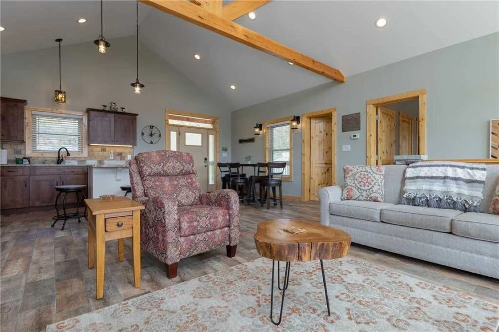 Hello Smokys - Two Bedroom Cabin