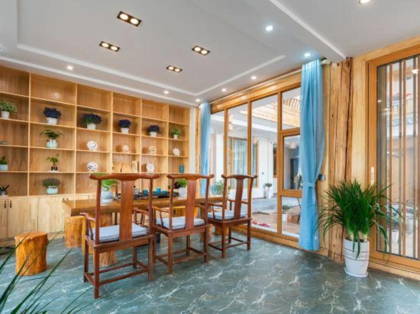 Lijiang Yijing Inn