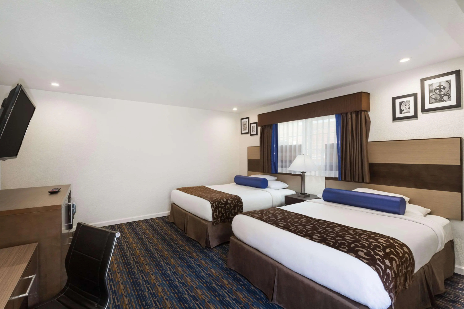 Howard Johnson by Wyndham Berkeley