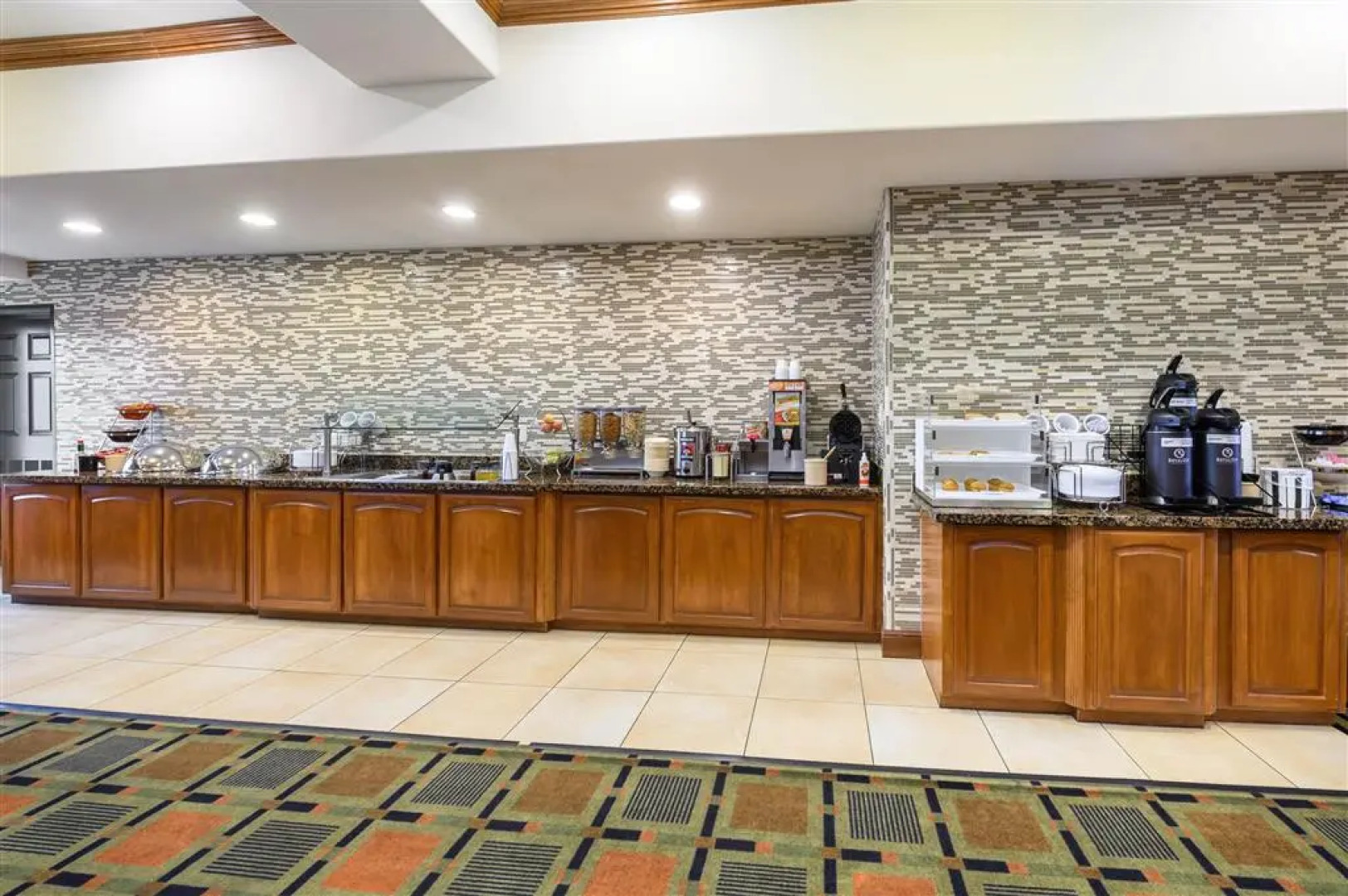 La Quinta Inn & Suites by Wyndham Marshall