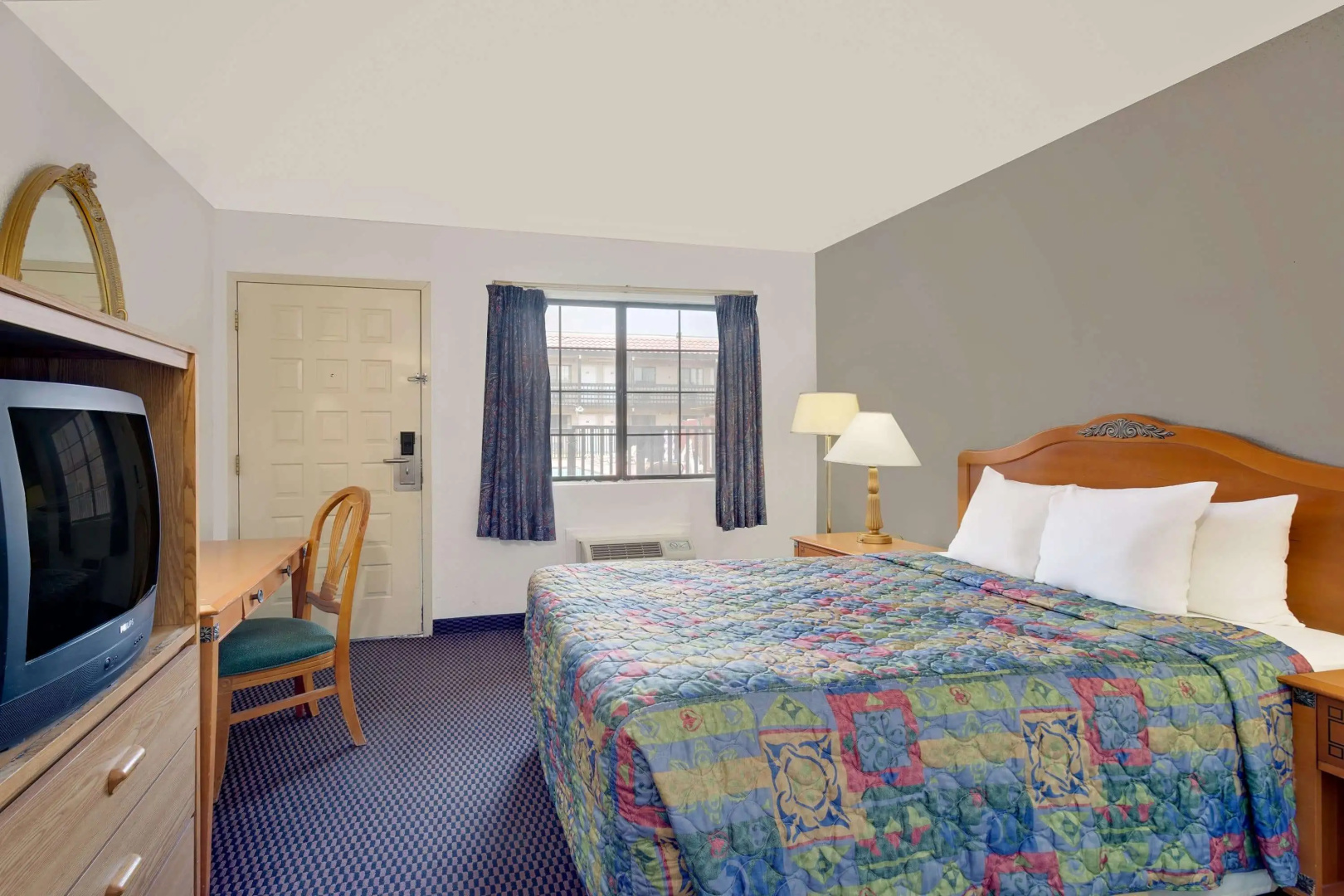 Days Inn & Suites by Wyndham Needles