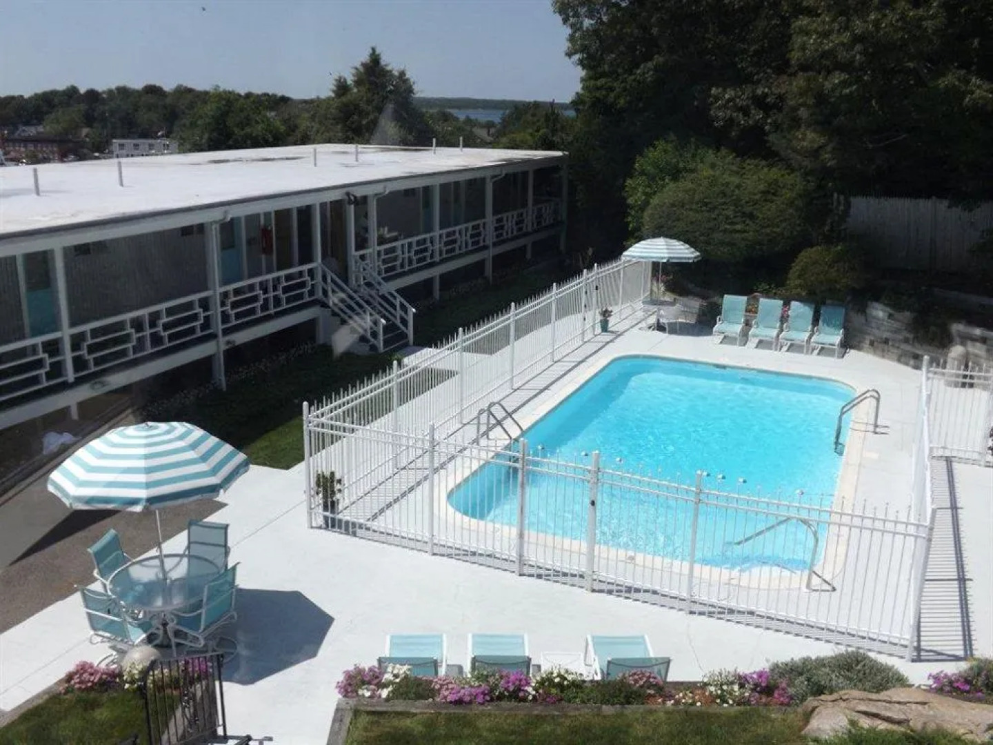 Sands of Time Motor Inn & Harbor House